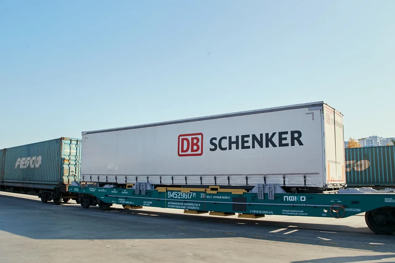 Полуприцеп DB Schenker на платформе ПФКО — международная контрейлерная отправка